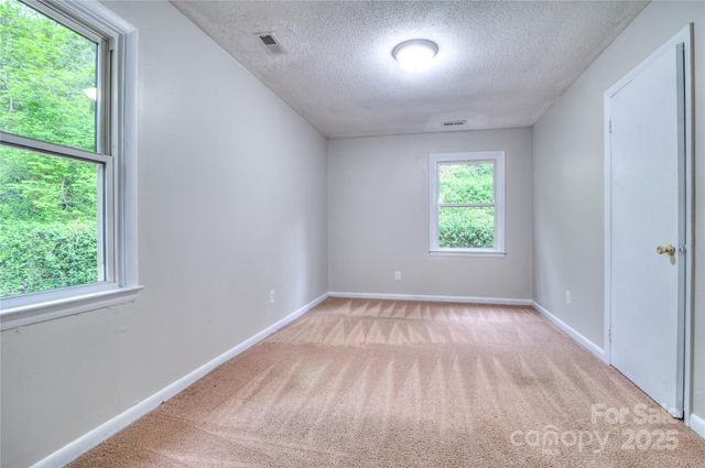 817 32nd Street Drive NE, Conover, NC 28613