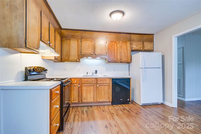 817 32nd Street Drive NE, Conover, NC 28613