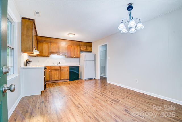 817 32nd Street Drive NE, Conover, NC 28613