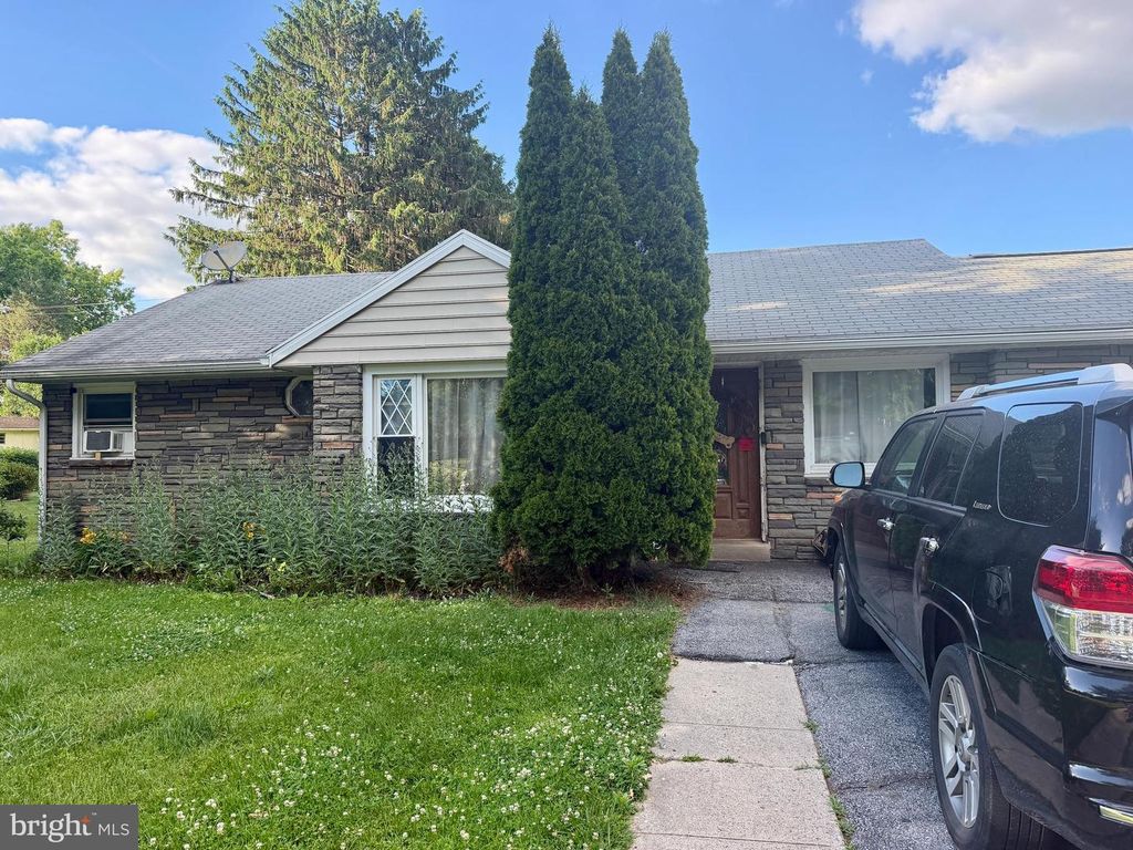 4803 OAK PY, Reading, PA 19606