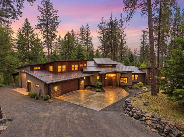 25204 N Lords Ln, Chattaroy, WA 99003