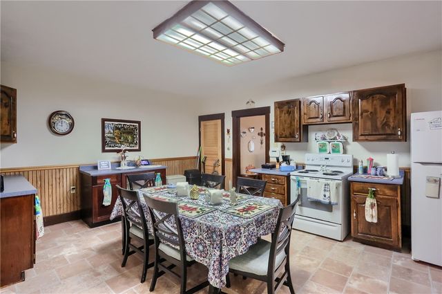 15 Ambridge Ave, Leet Twp, PA 15003