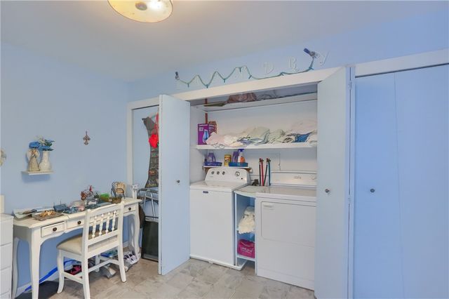 15 Ambridge Ave, Leet Twp, PA 15003