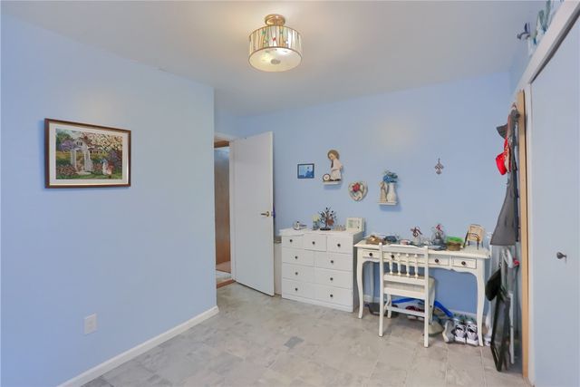 15 Ambridge Ave, Leet Twp, PA 15003