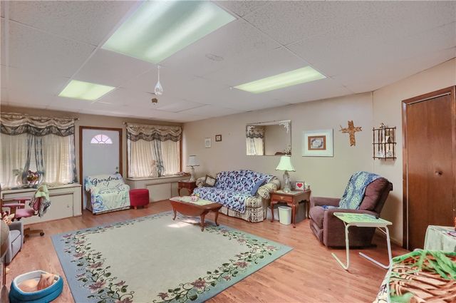 15 Ambridge Ave, Leet Twp, PA 15003