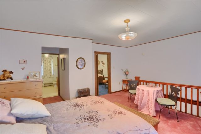 15 Ambridge Ave, Leet Twp, PA 15003