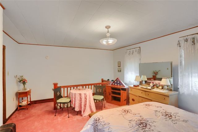 15 Ambridge Ave, Leet Twp, PA 15003