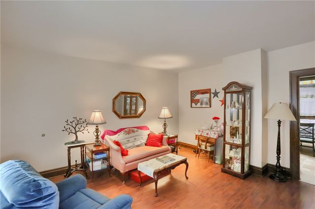 15 Ambridge Ave, Leet Twp, PA 15003