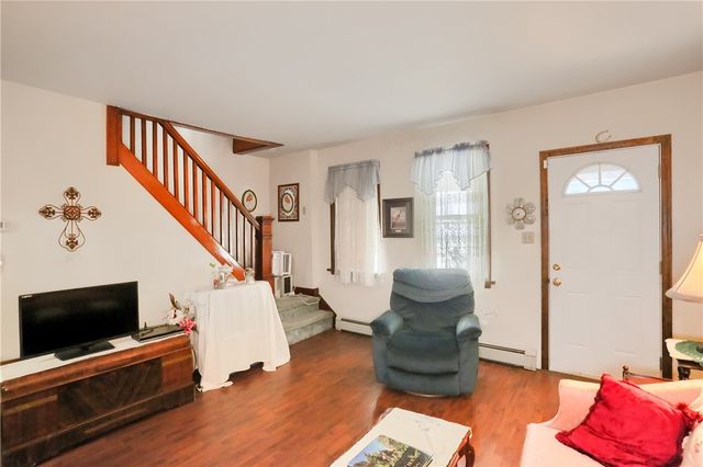 15 Ambridge Ave, Leet Twp, PA 15003