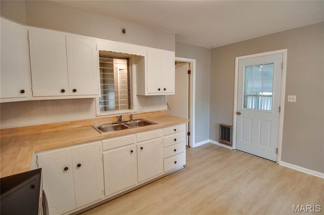 302 Harrison Street, Jerseyville, IL 62052