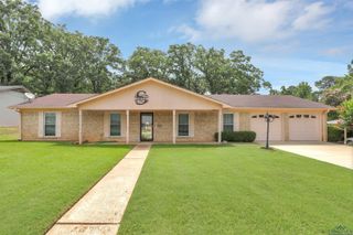 2702 Fleetwood Dr, Longview, TX 75605