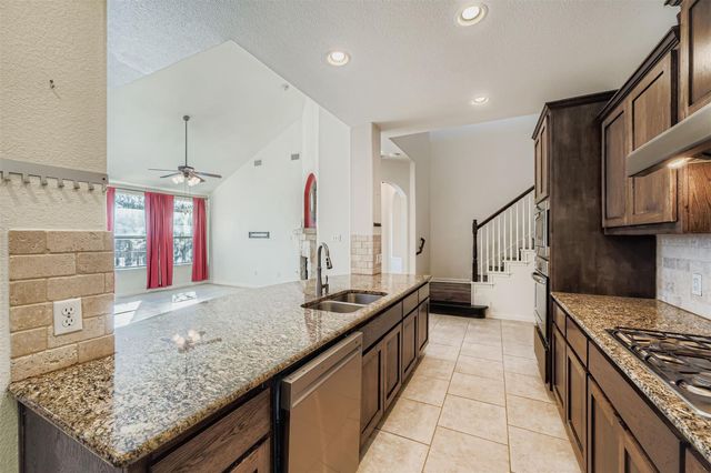 212 Great Circle CV, Austin, TX 78717