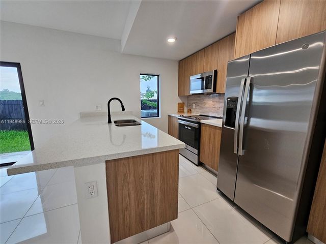 215 NW 13th Pl 0, Florida City, FL 33034