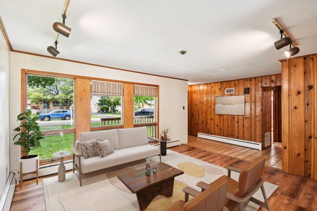 11647 S Tripp Avenue, Alsip, IL 60803