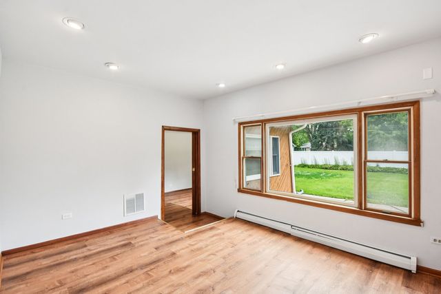 11647 S Tripp Avenue, Alsip, IL 60803