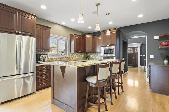 13 Arboredge Way, Fitchburg, WI 53711