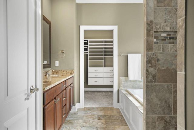 13 Arboredge Way, Fitchburg, WI 53711