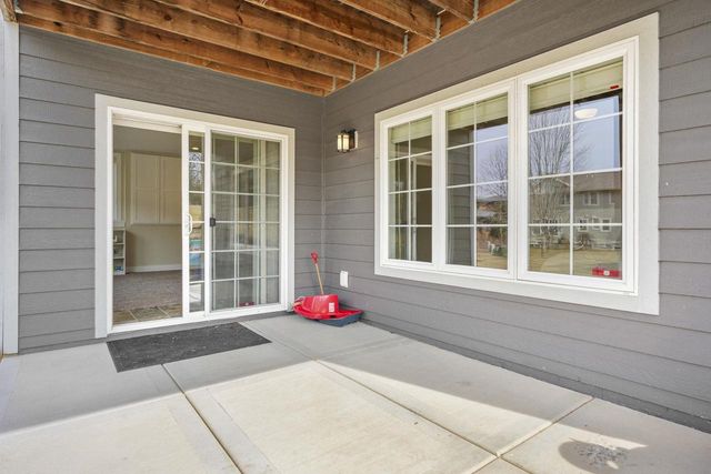 13 Arboredge Way, Fitchburg, WI 53711