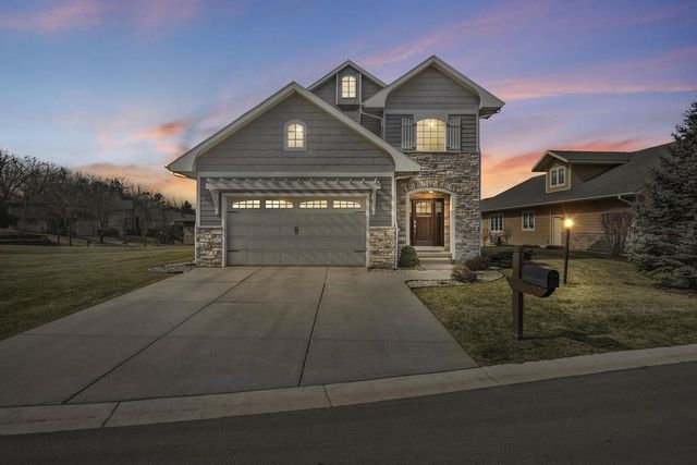 13 Arboredge Way, Fitchburg, WI 53711