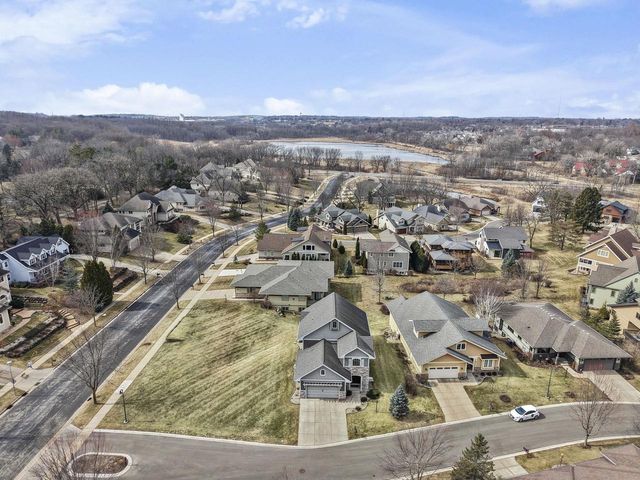 13 Arboredge Way, Fitchburg, WI 53711