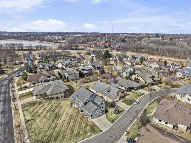 13 Arboredge Way, Fitchburg, WI 53711