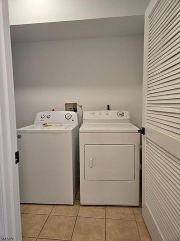 43 Forest Dr, Piscataway Twp., NJ 08854