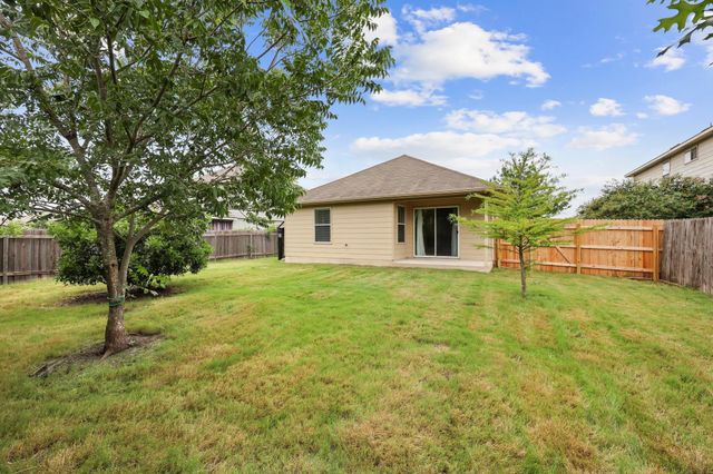 221 Foxglove DR, Hutto, TX 78634