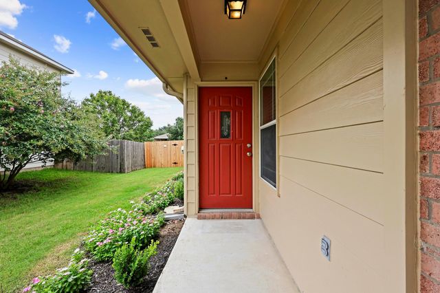 221 Foxglove DR, Hutto, TX 78634