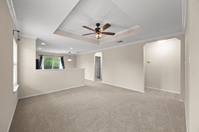 221 Foxglove DR, Hutto, TX 78634