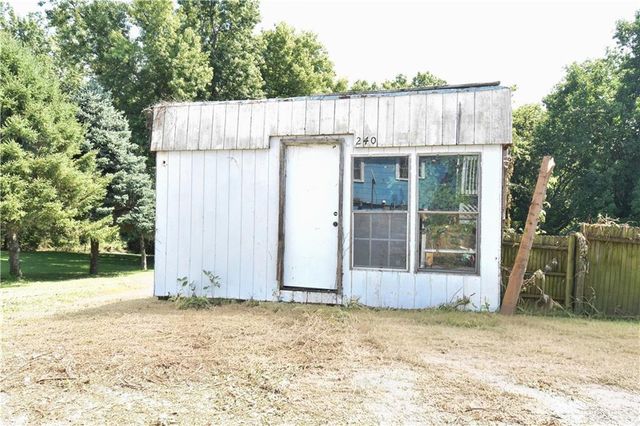 3715 N River Boulevard, Independence, MO 64050
