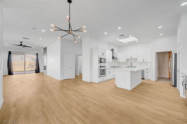 9194 Penn Station Street, Las Vegas, NV 89123