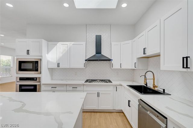 9194 Penn Station Street, Las Vegas, NV 89123