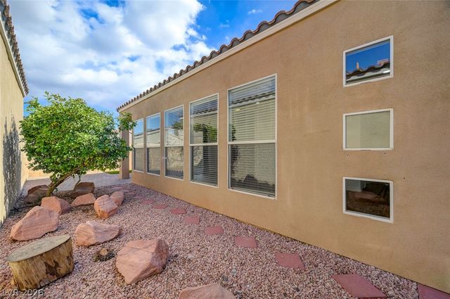 9194 Penn Station Street, Las Vegas, NV 89123