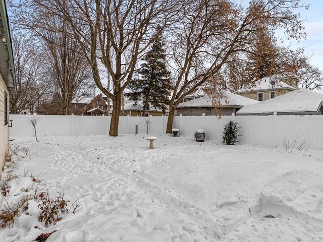 711 N 10th STREET, Manitowoc, WI 54220