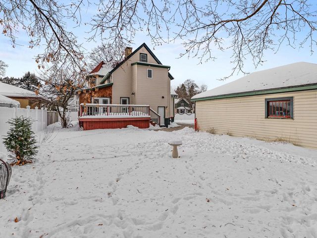 711 N 10th STREET, Manitowoc, WI 54220