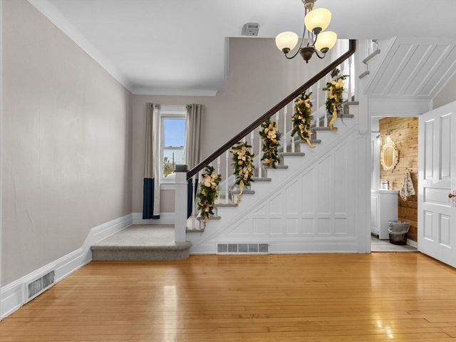 711 N 10th STREET, Manitowoc, WI 54220