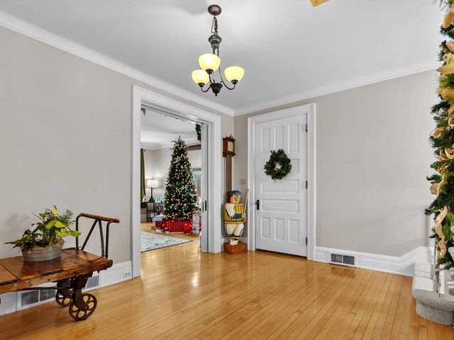 711 N 10th STREET, Manitowoc, WI 54220