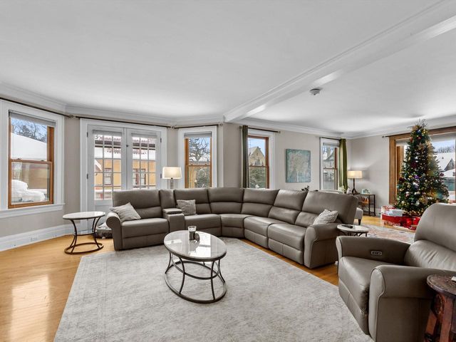 711 N 10th STREET, Manitowoc, WI 54220