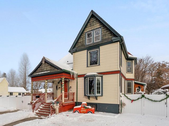 711 N 10th STREET, Manitowoc, WI 54220