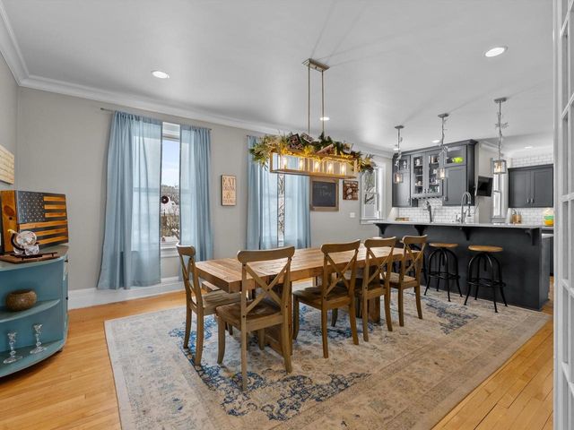 711 N 10th STREET, Manitowoc, WI 54220