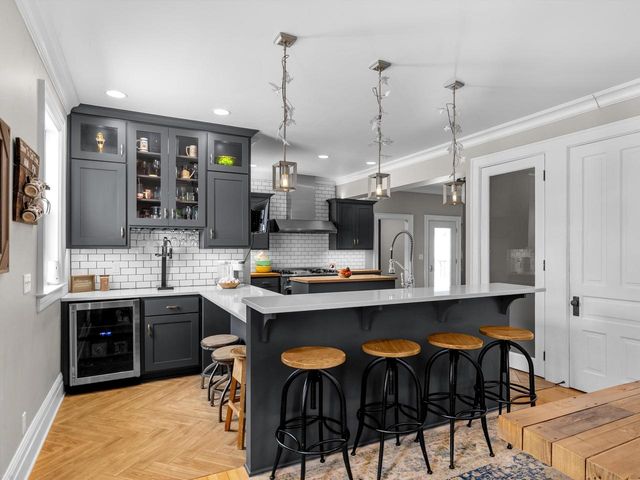 711 N 10th STREET, Manitowoc, WI 54220