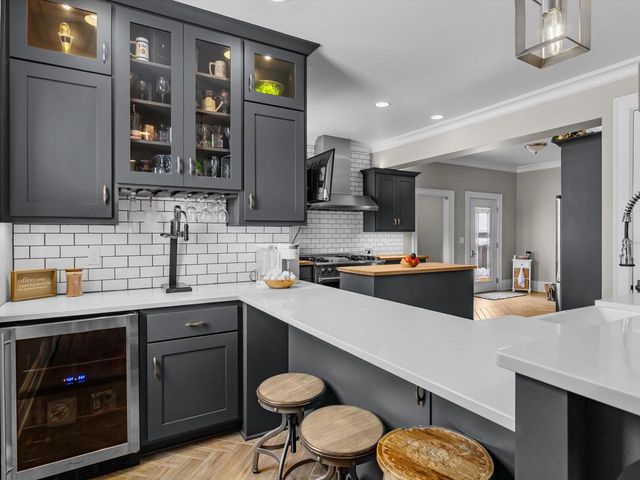 711 N 10th STREET, Manitowoc, WI 54220