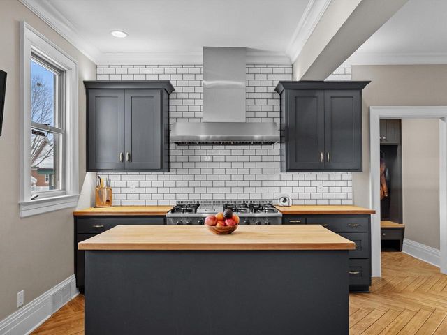 711 N 10th STREET, Manitowoc, WI 54220