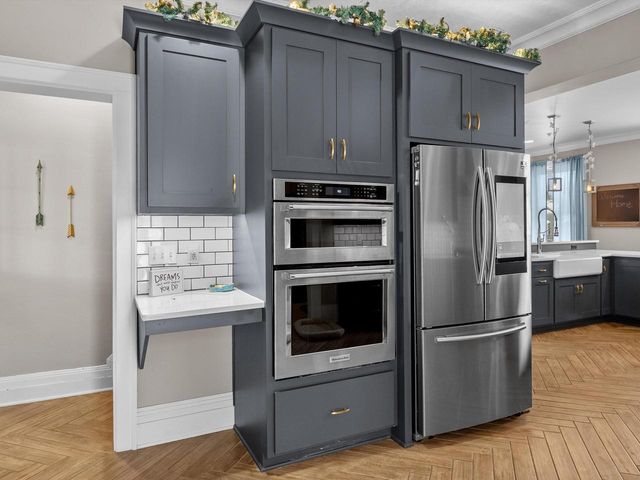 711 N 10th STREET, Manitowoc, WI 54220