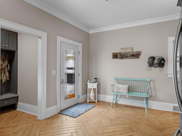 711 N 10th STREET, Manitowoc, WI 54220