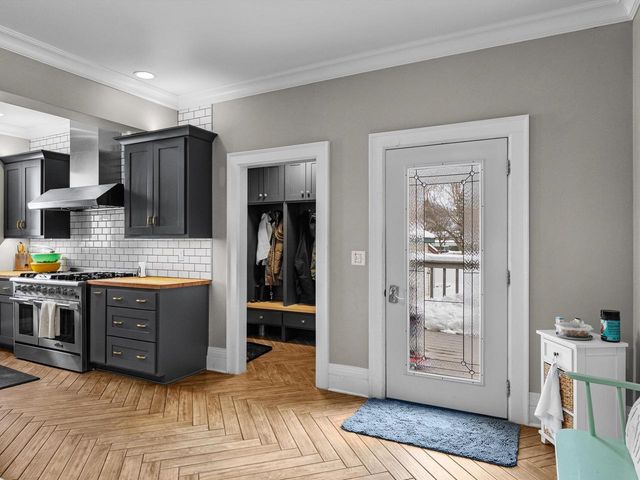 711 N 10th STREET, Manitowoc, WI 54220