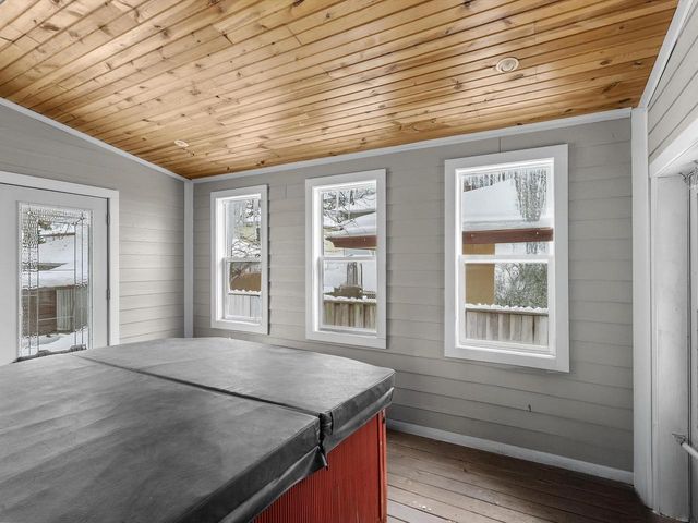 711 N 10th STREET, Manitowoc, WI 54220