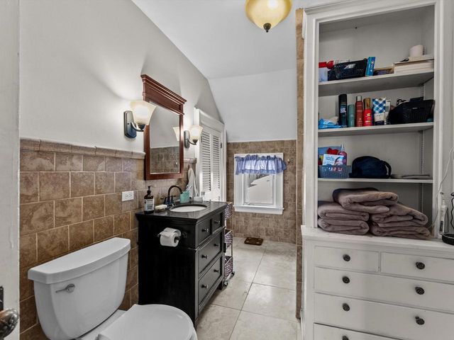 711 N 10th STREET, Manitowoc, WI 54220