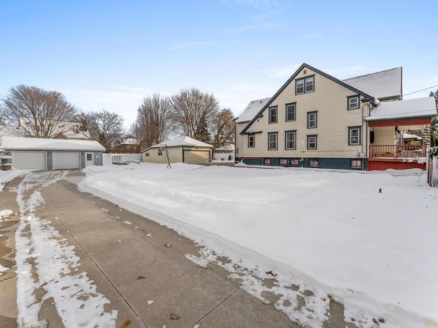 711 N 10th STREET, Manitowoc, WI 54220