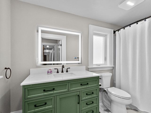 711 N 10th STREET, Manitowoc, WI 54220